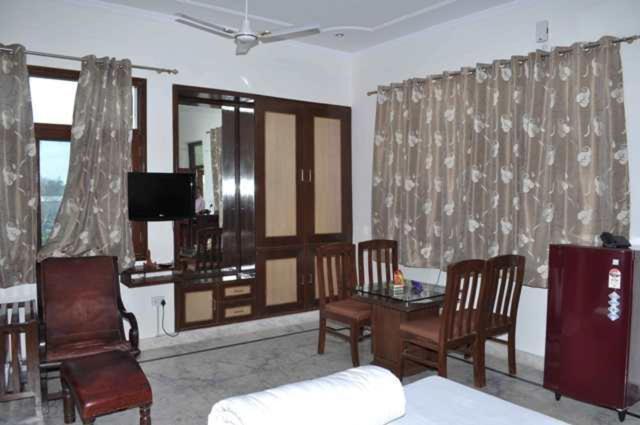 فندق Rishīkeshفي  Shivanta Residency الغرفة الصورة